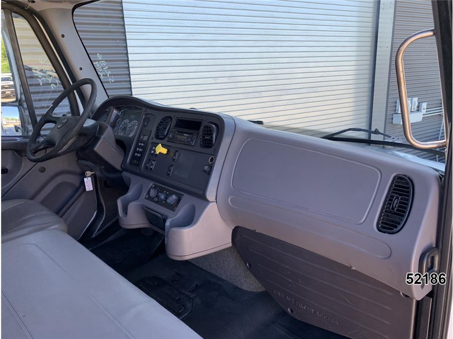2015 Freightliner M2 106