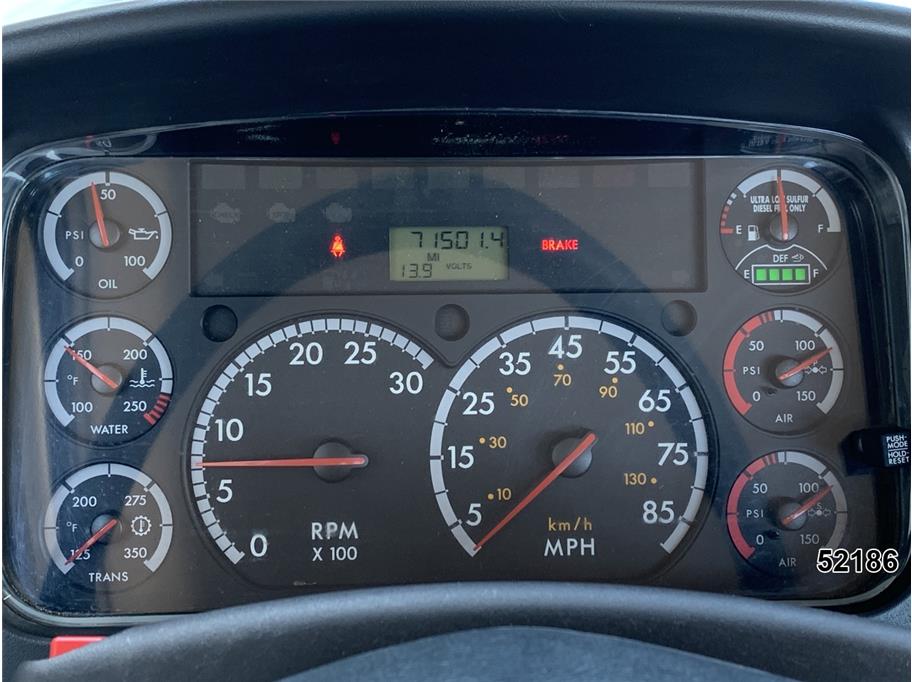 2015 Freightliner M2 106