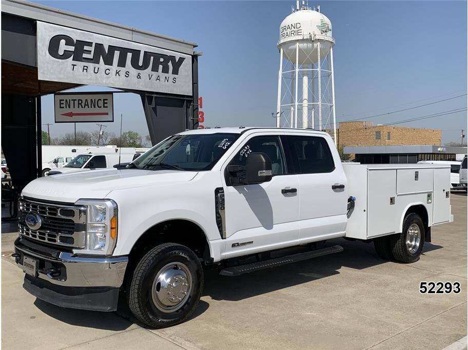 2023 Ford F-350 Super Duty Chassis Cab XLT