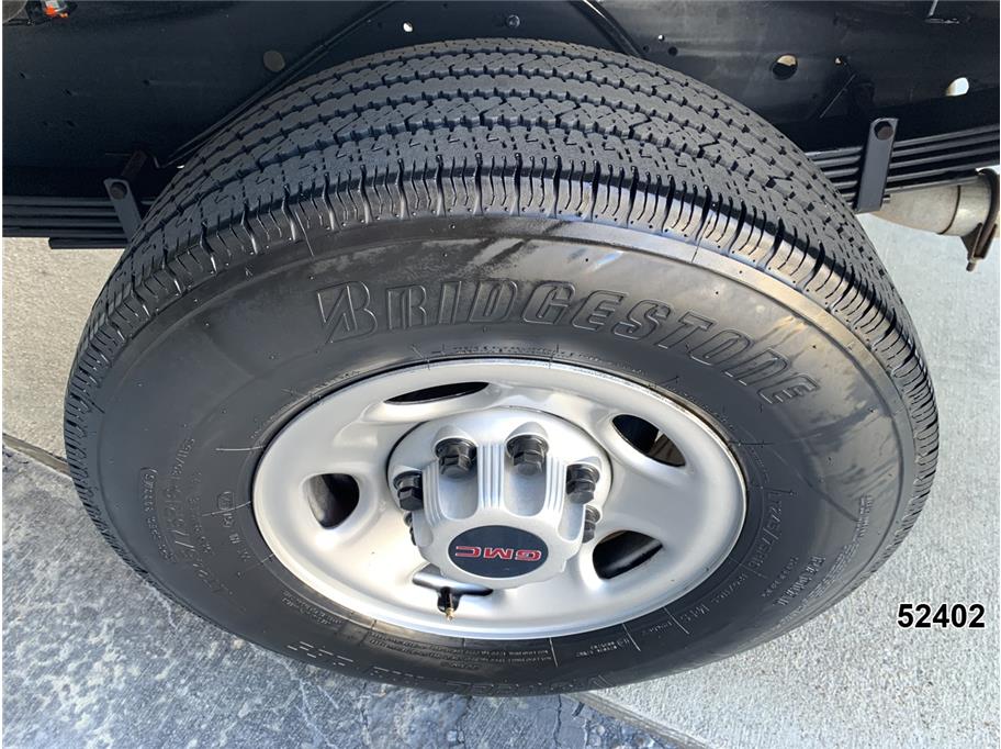 2023 GMC 3500 Savana