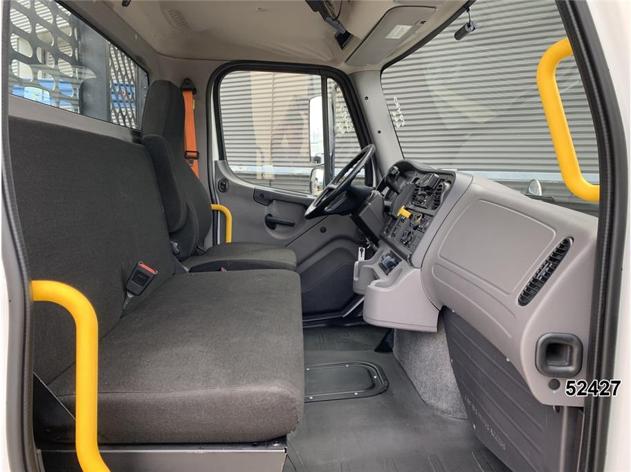 2021 Freightliner M2 106