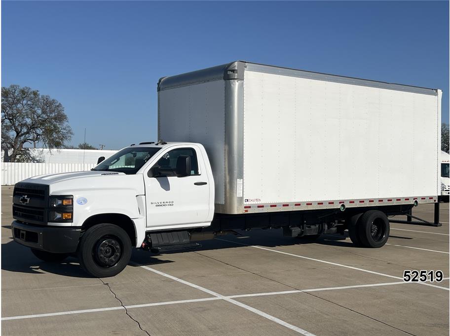 2022 Chevrolet Silverado 4500 Medium Duty Chassis Cab - Image 1
