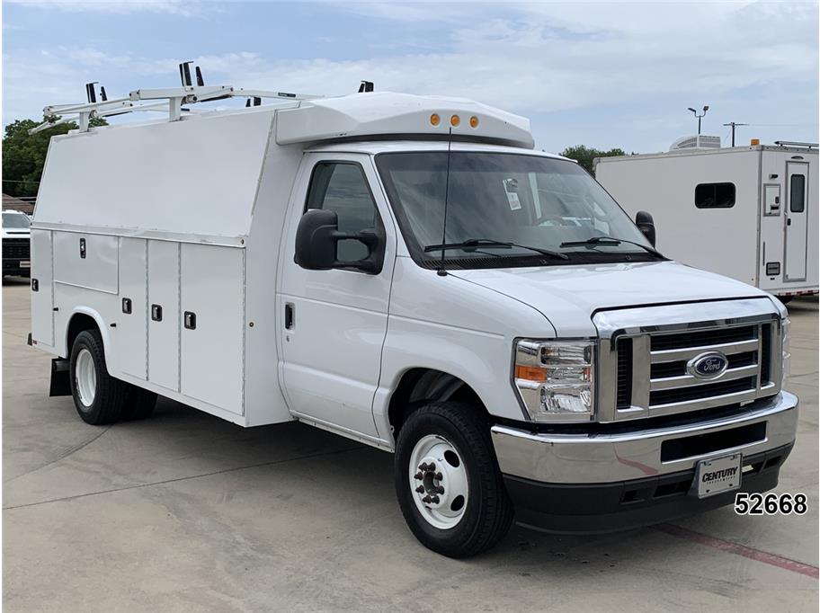 2023 Ford E450