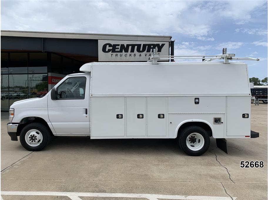 2023 Ford E450