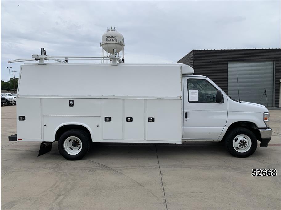 2023 Ford E450