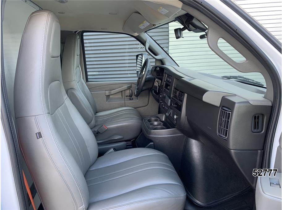2024 Chevrolet 3500 Express DRW