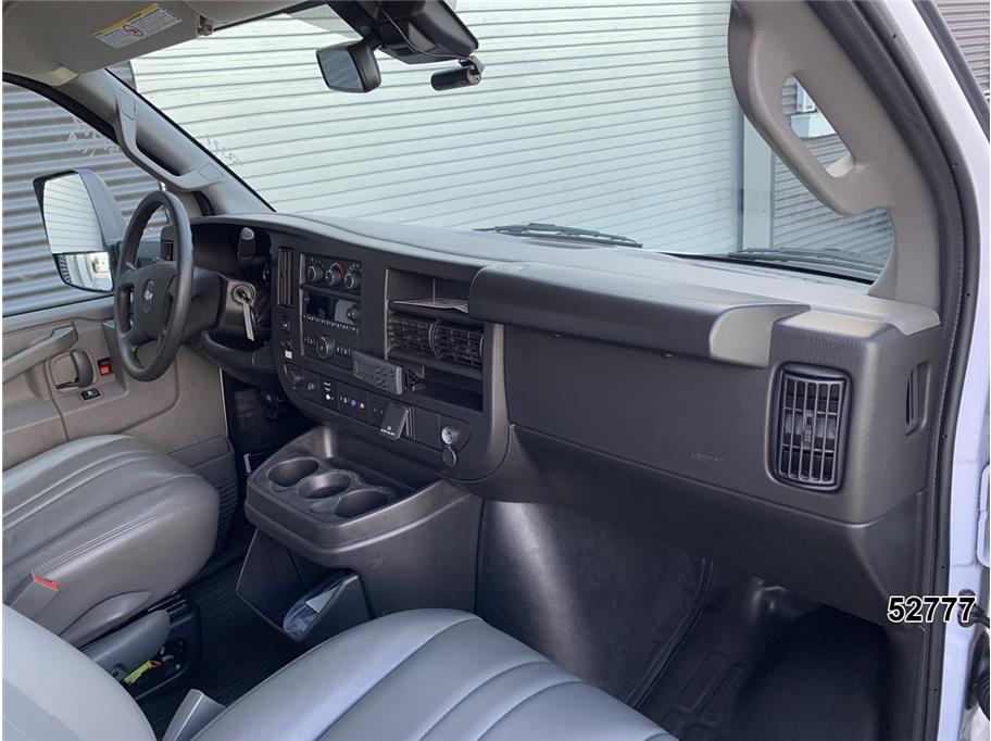 2024 Chevrolet 3500 Express DRW