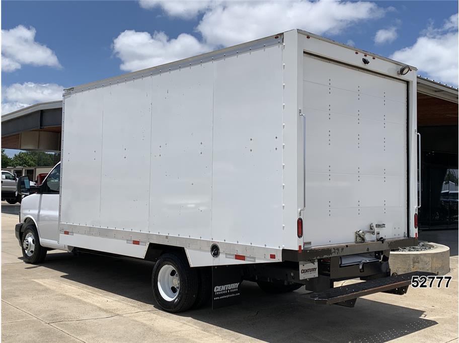 2024 Chevrolet 3500 Express DRW