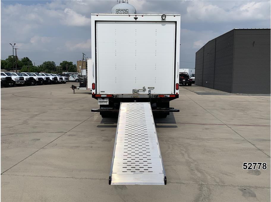 2024 Chevrolet 3500 Express DRW
