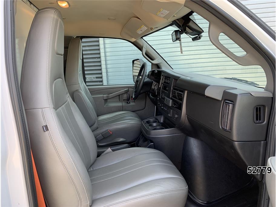 2024 Chevrolet 3500 Express DRW