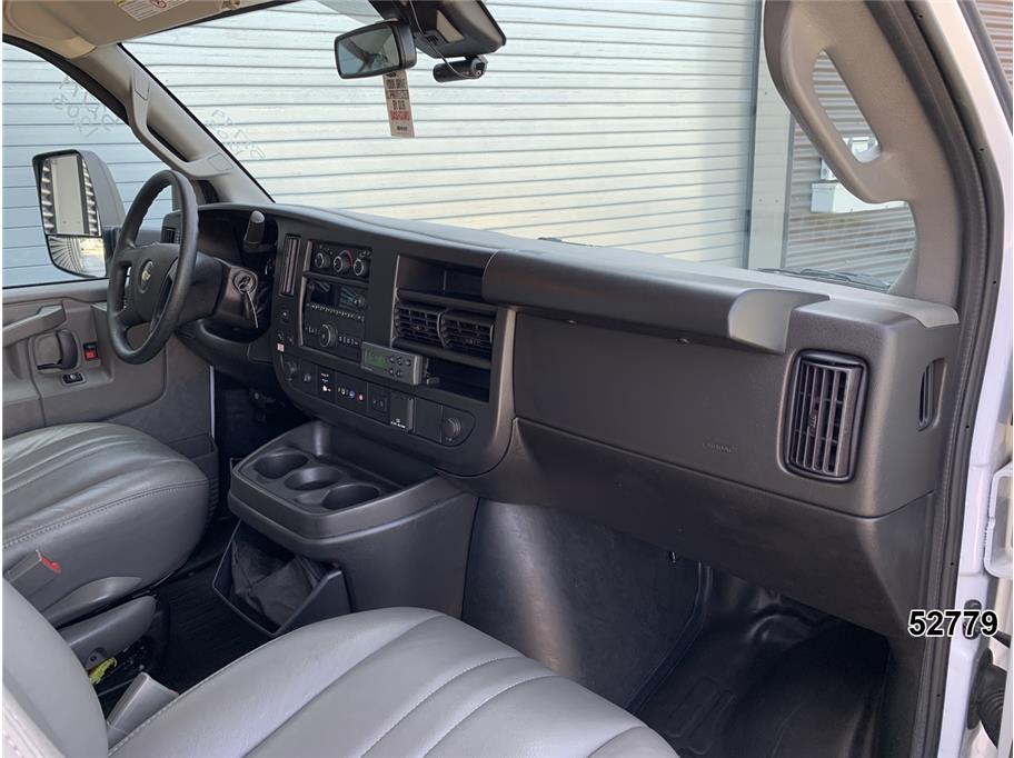 2024 Chevrolet 3500 Express DRW