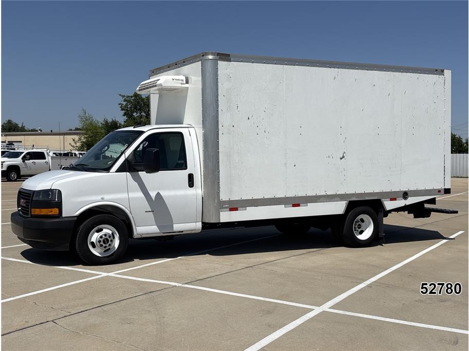 2024 GMC 3500 Savana DRW