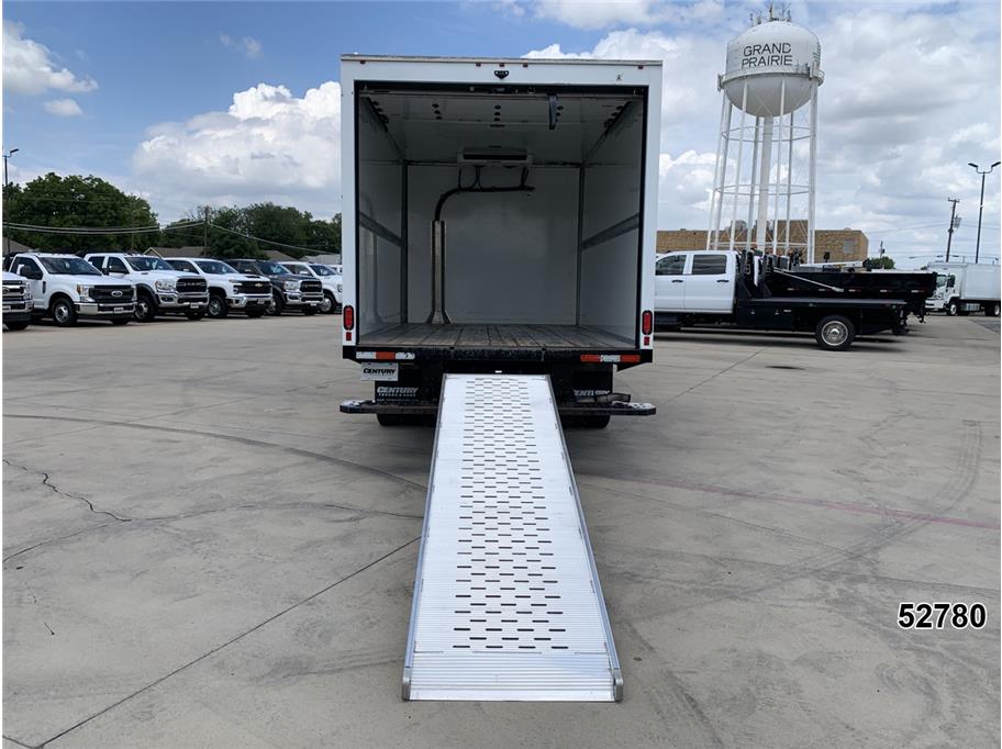 2024 GMC 3500 Savana DRW
