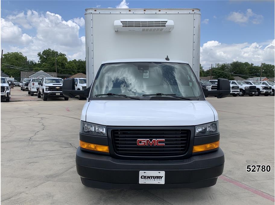 2024 GMC 3500 Savana DRW