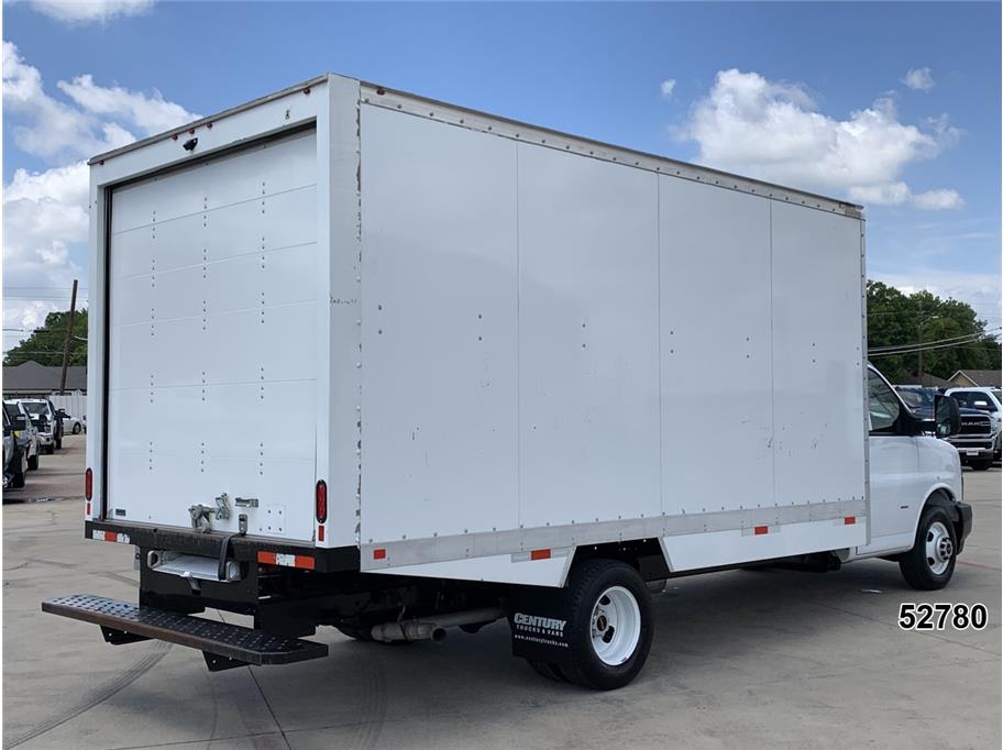 2024 GMC 3500 Savana DRW