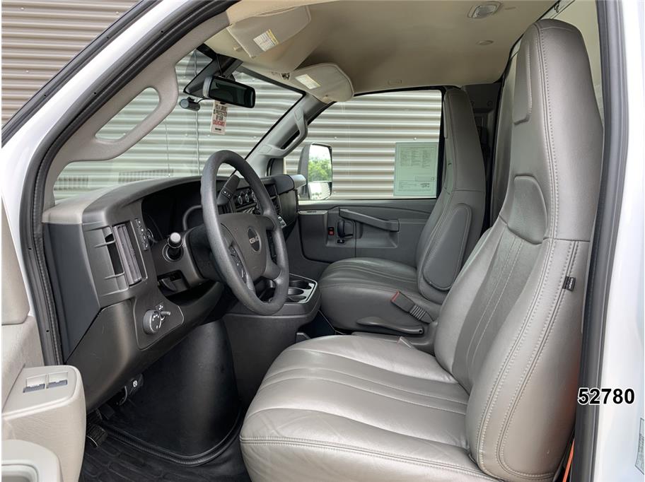 2024 GMC 3500 Savana DRW