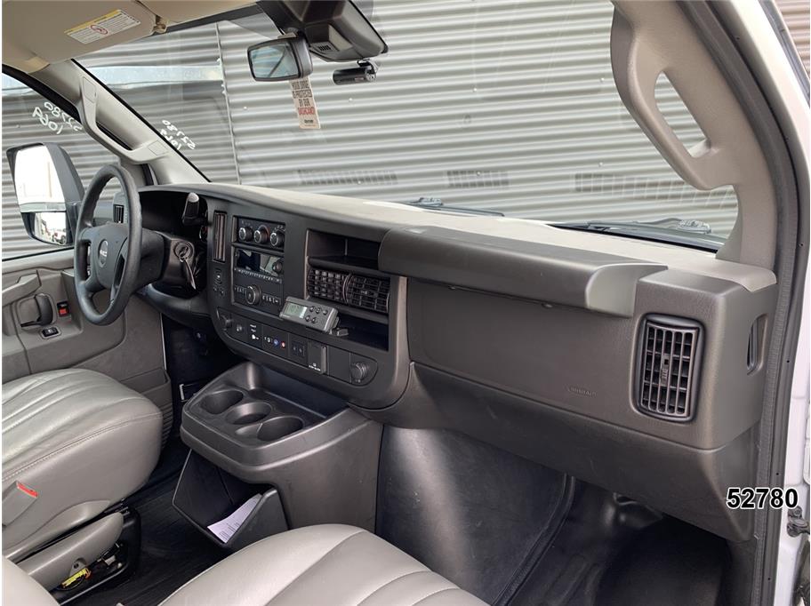 2024 GMC 3500 Savana DRW