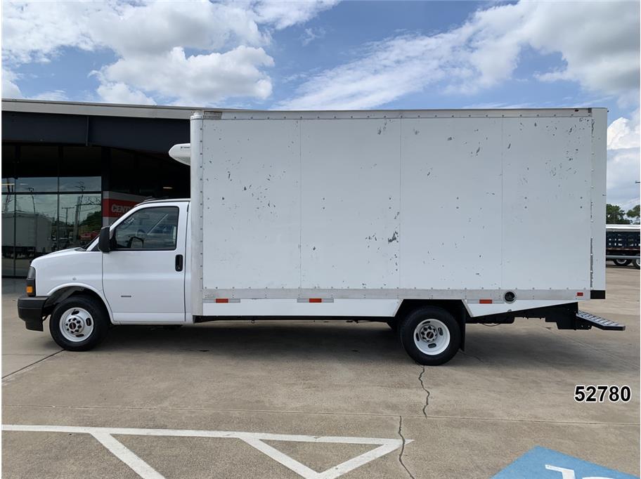 2024 GMC 3500 Savana DRW