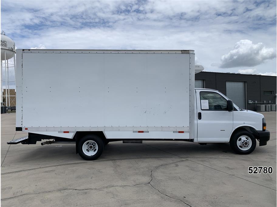 2024 GMC 3500 Savana DRW