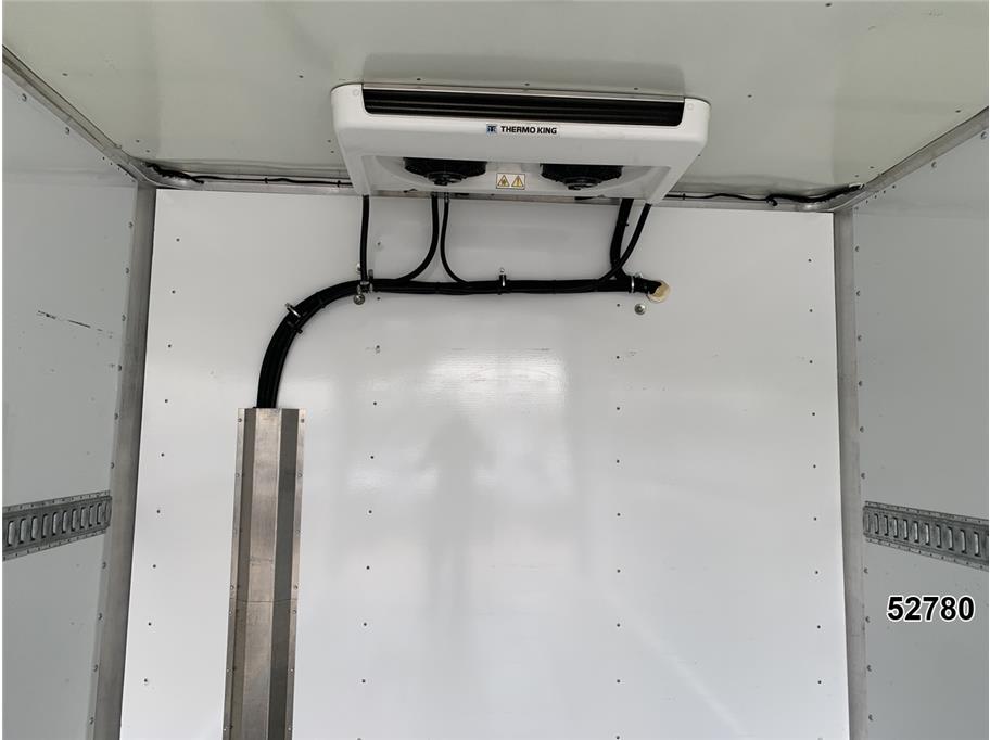 2024 GMC 3500 Savana DRW
