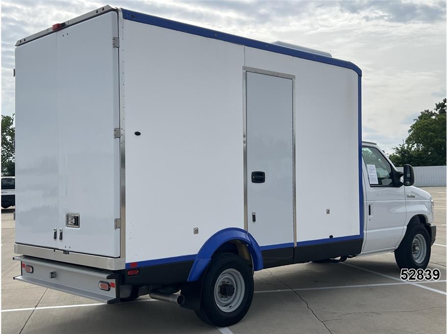 2023 Ford E350