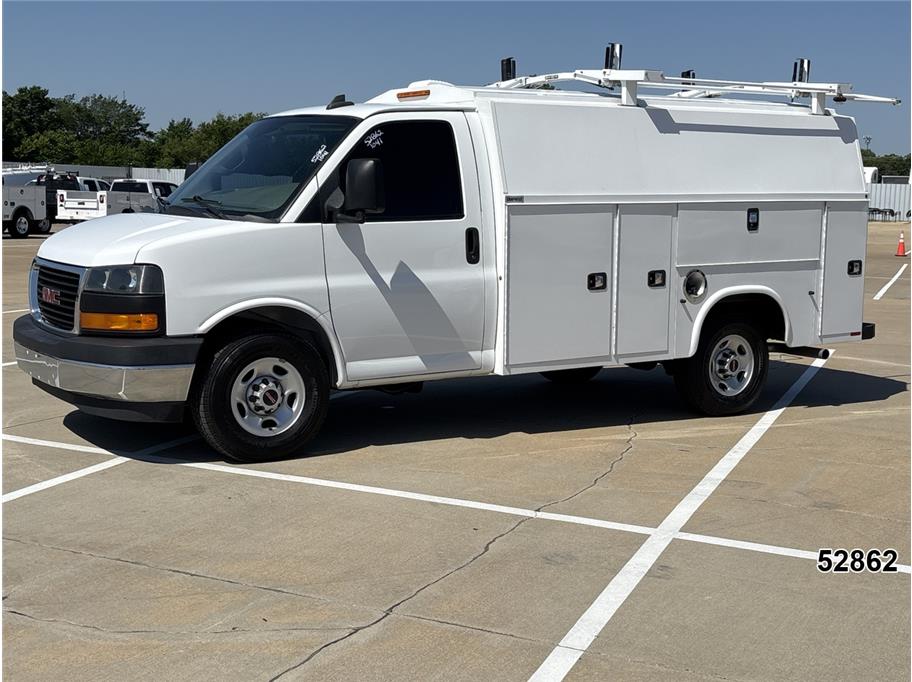 2021 GMC Savana's photo