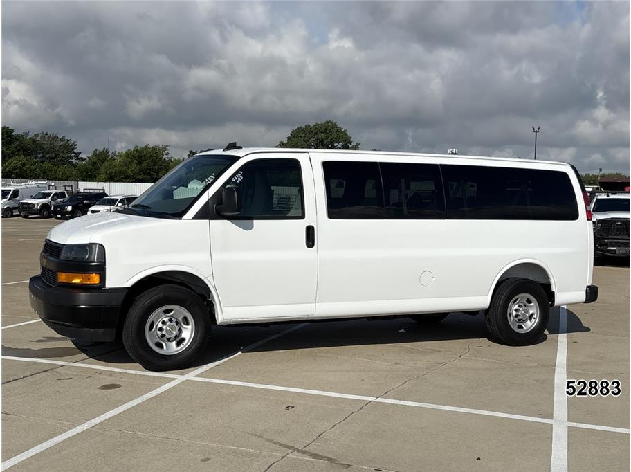 2025 Chevrolet Express 3500 LS Extended's photo