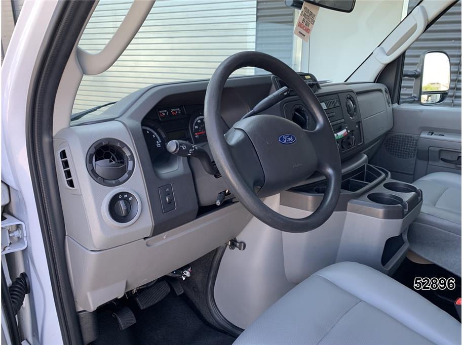 2017 Ford E350 DRW