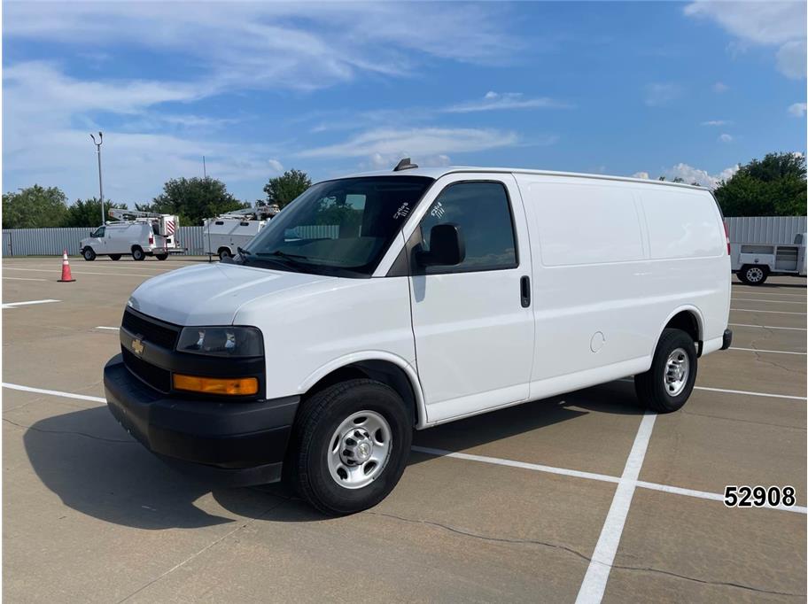 2021 Chevrolet Express's photo