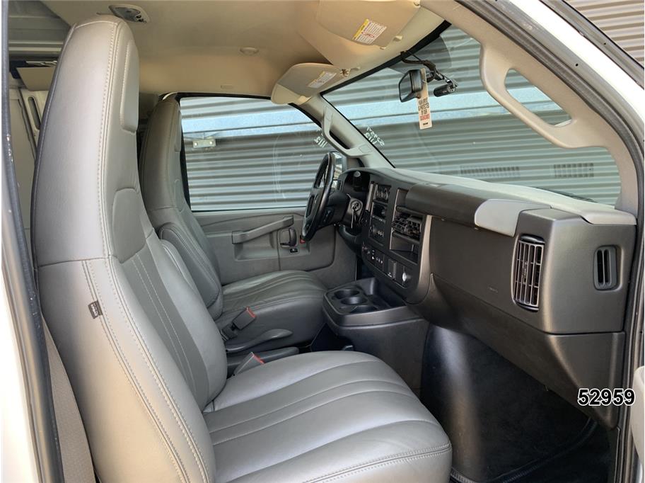 2023 GMC 2500 Savana
