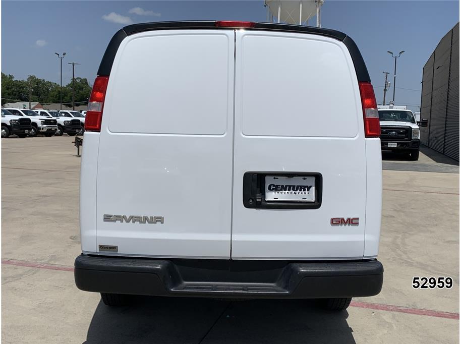 2023 GMC 2500 Savana