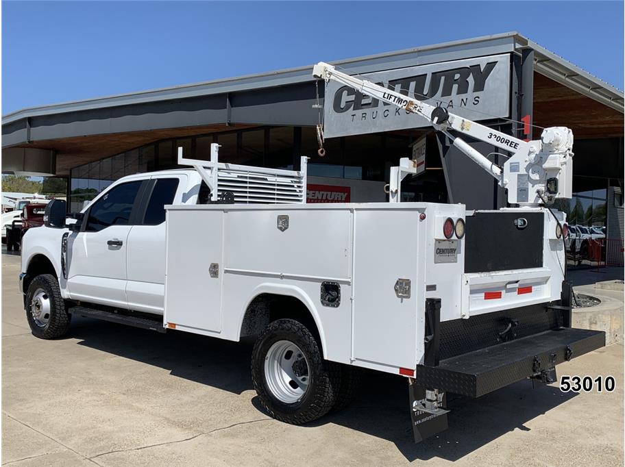 2023 Ford F350 DRW
