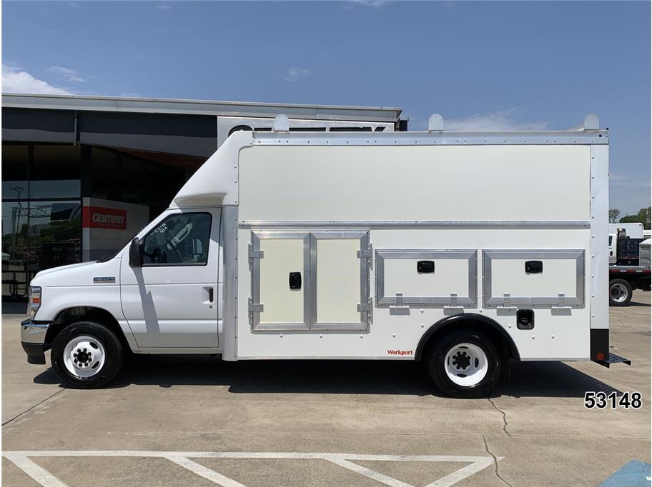 2024 Ford E350 DRW