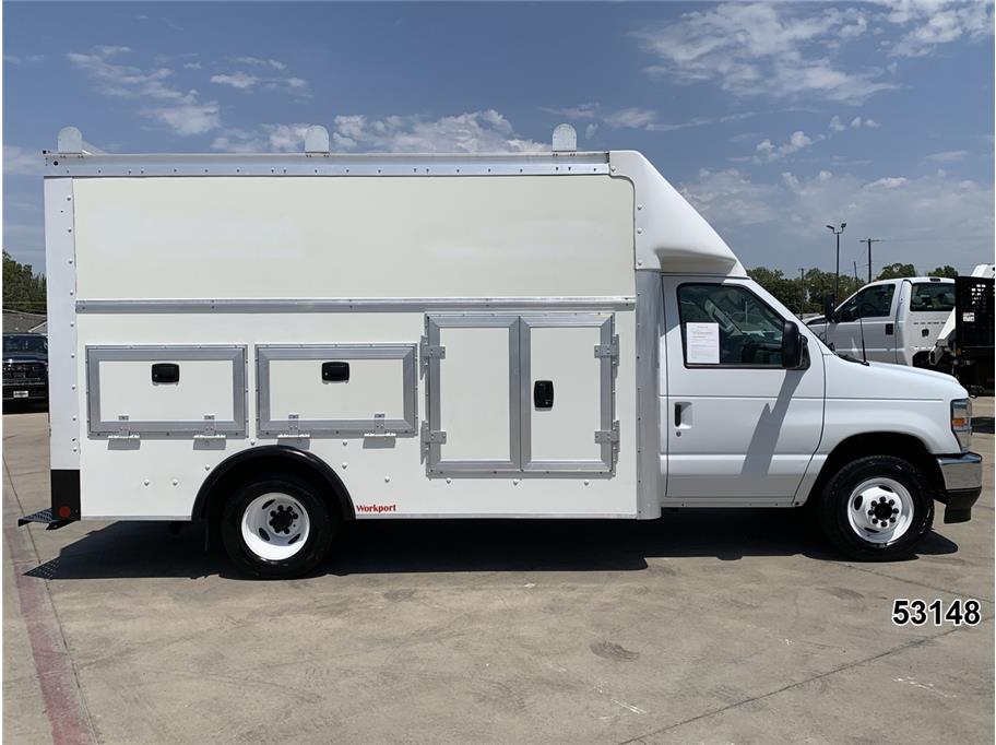 2024 Ford E350 DRW