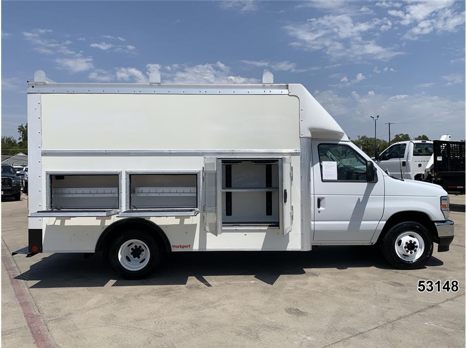 2024 Ford E350 DRW