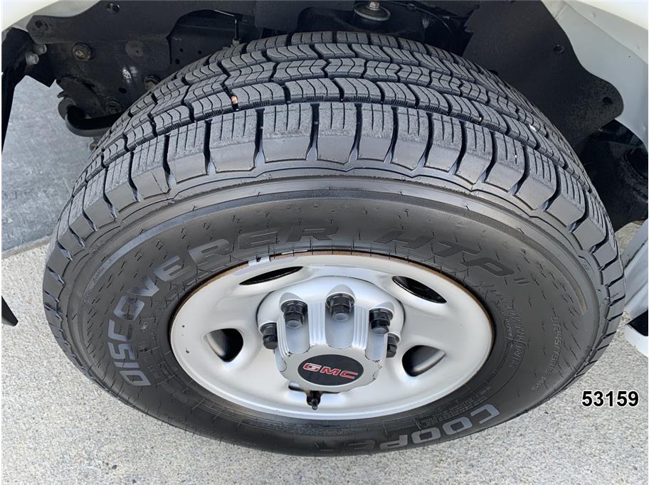 2023 GMC 2500 Savana