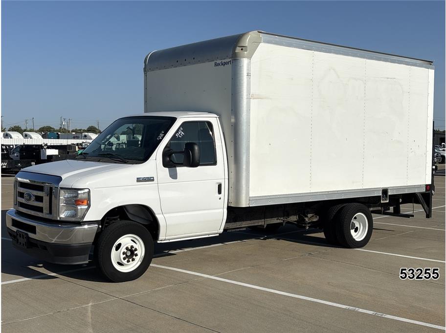 2022 Ford E450