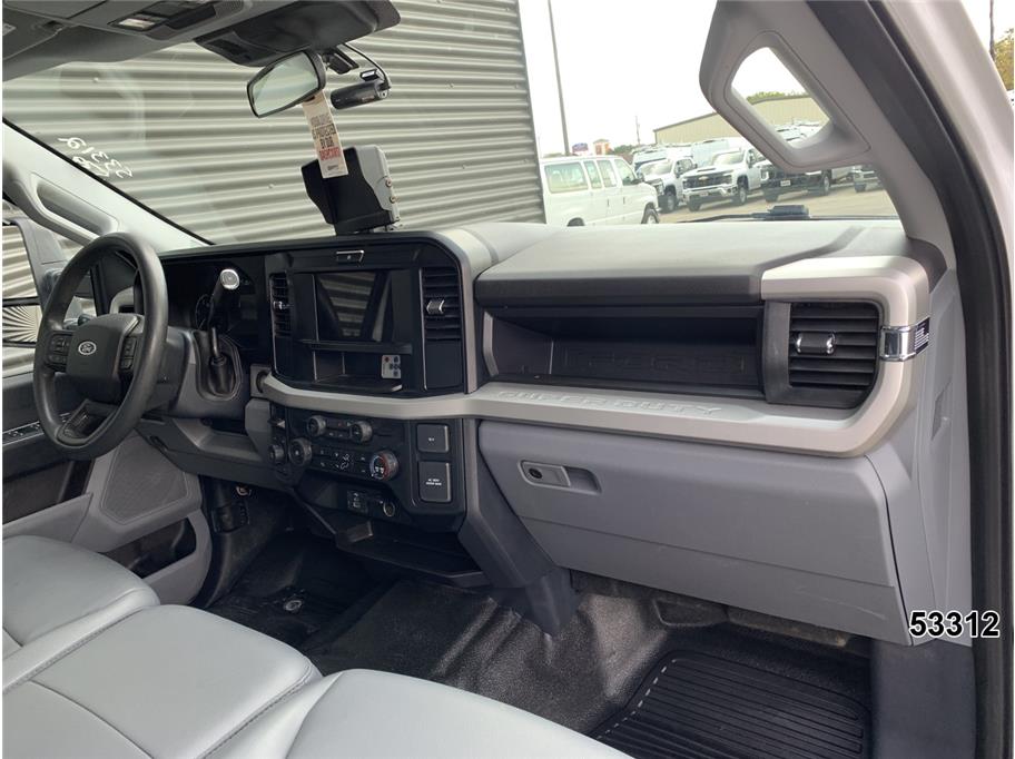 2025 Ford F350 DRW