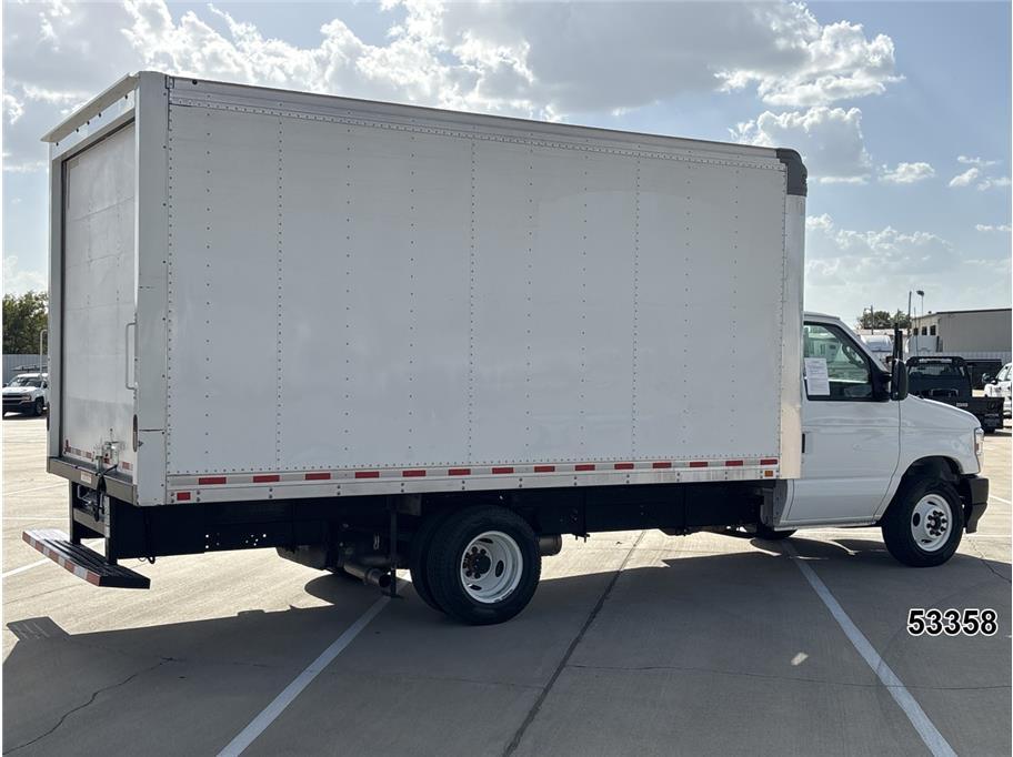 2024 Ford E350 DRW