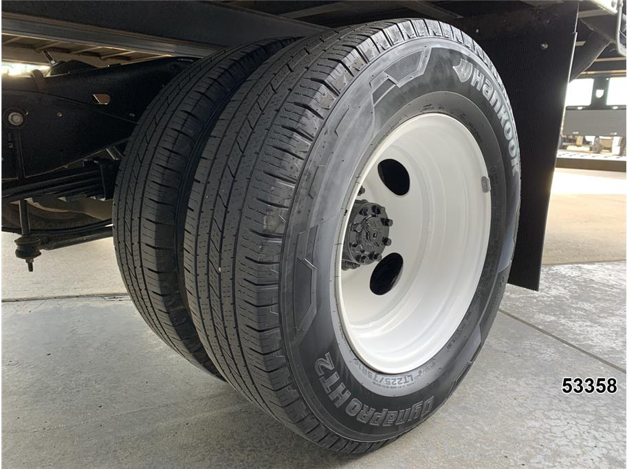 2024 Ford E350 DRW