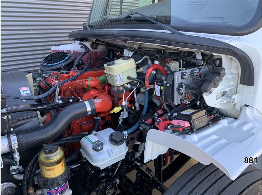 2015 Freightliner M2 106