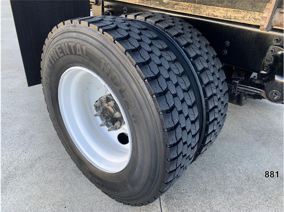 2015 Freightliner M2 106