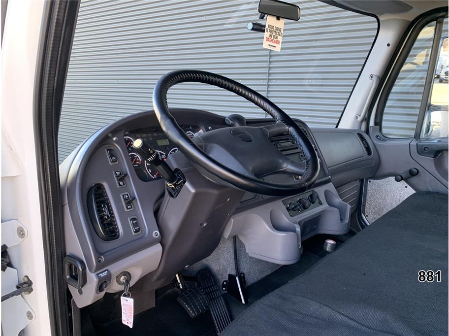 2015 Freightliner M2 106
