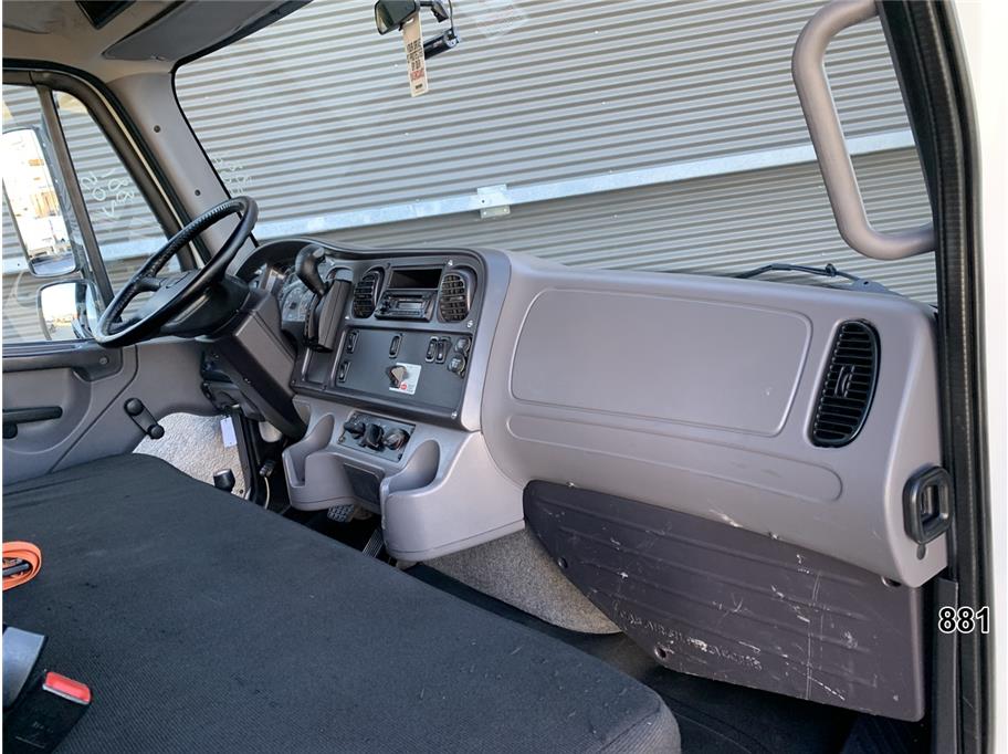 2015 Freightliner M2 106