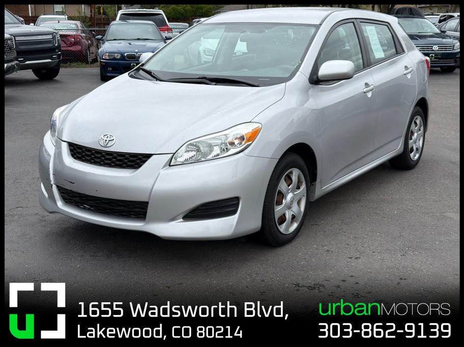 Silver 2009 Toyota Matrix FWD Hatchback Front-Wheel Drive 5-Speed Manual Overdrive