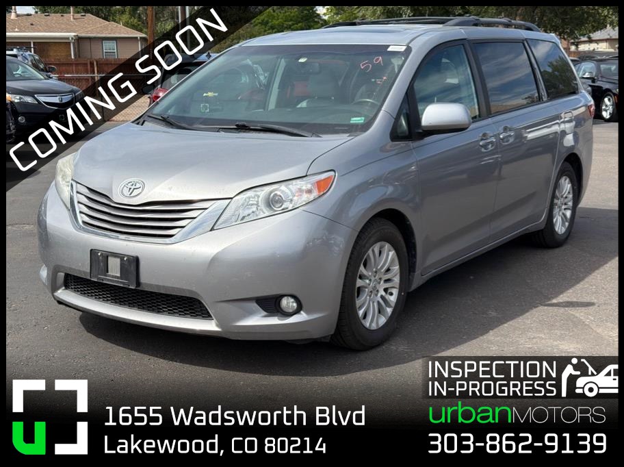 Silver 2017 Toyota Sienna Minivan Front-Wheel Drive 8-Speed Dual Clutch