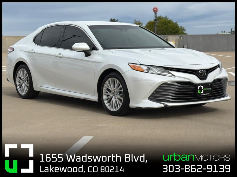 White 2018 Toyota Camry Sedan Front-Wheel Drive 8-Speed Automatic