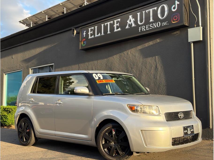 Silver 2009 Scion xB Base Wagon Front-Wheel Drive 4-Speed Automatic Overdrive