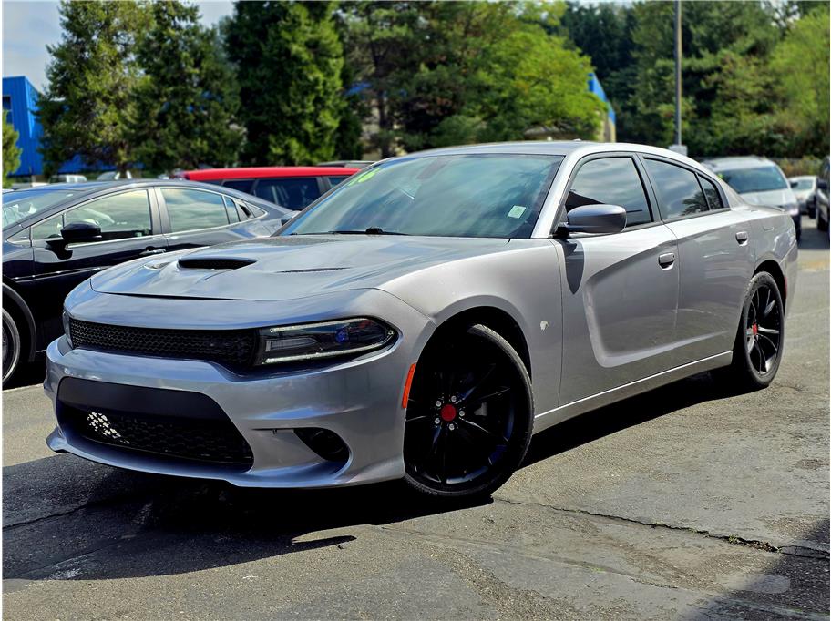 Silver 2016 Dodge Charger Sedan Rear-Wheel Drive 8-Speed Automatic