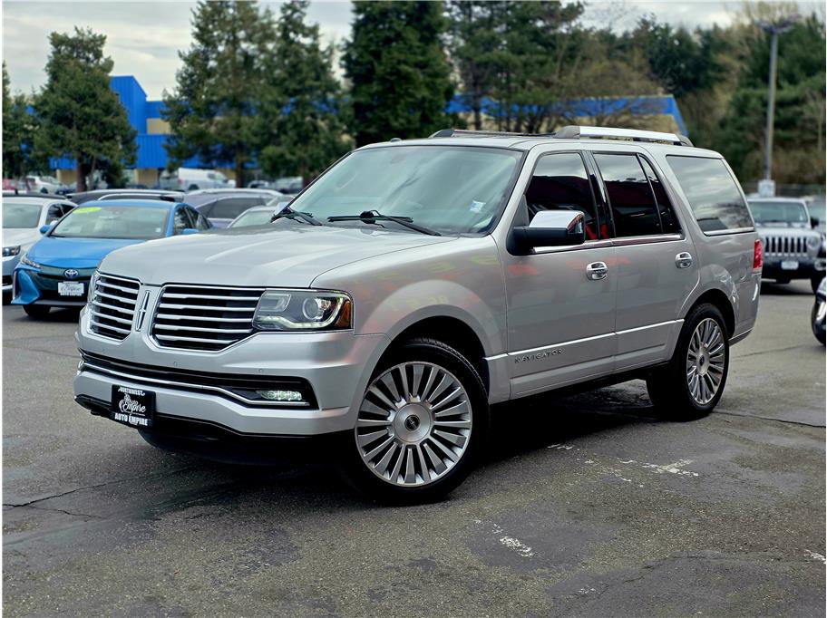 Silver 2015 Lincoln Navigator RWD SUV / Crossover 4X2 6-Speed Automatic
